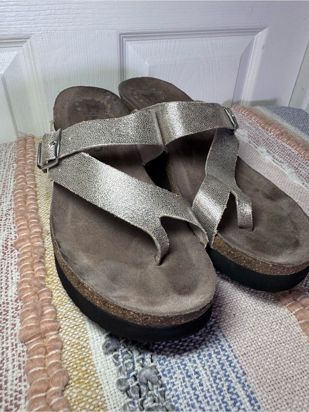 Mephisto Helen Metallic Pewter Toe-Loop Platform Sandals
